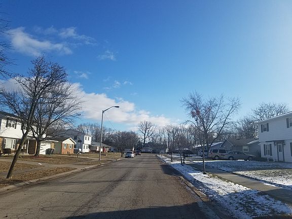 5th image of 5216 Camelot Dr
