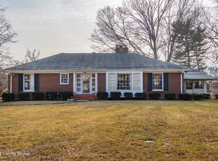 2208 Bashford Manor Ln, Louisville, KY 40218