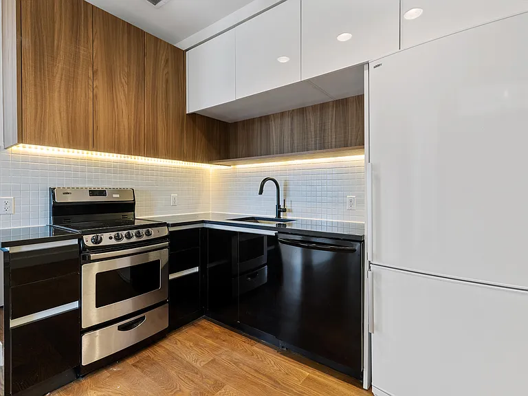 75 Ralph Ave #3E — Photo 1