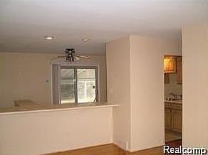 5th image of 3127 Merrill Ave