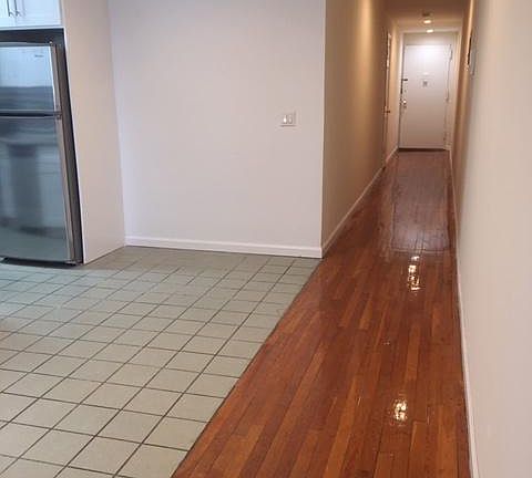 3rd image of 203 Lincoln Blvd #B4