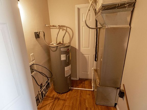 4th image of 7401 N Moberly Dr #C