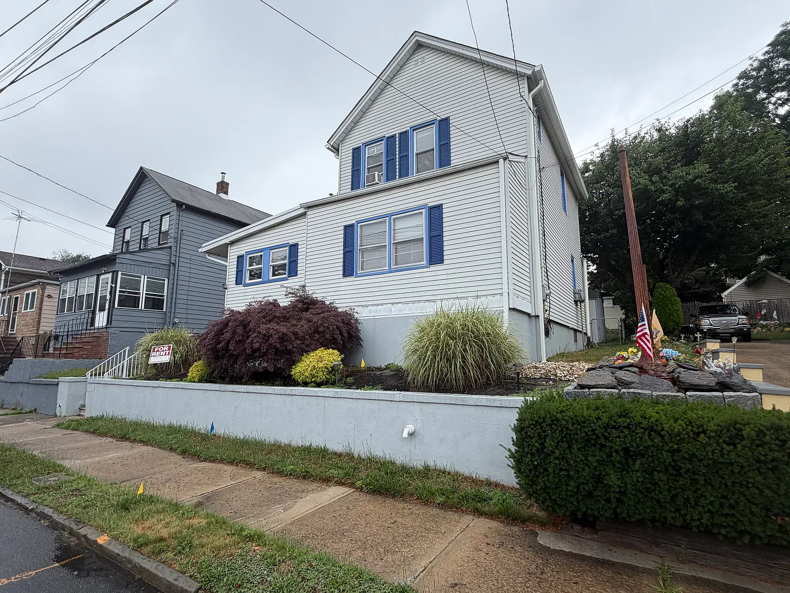 3 bed, 1.5 bath, 1646 sqft, $3,200 — Photo 1
