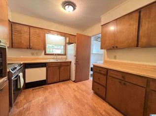 901 Carson Ln SW, Jacksonville, AL 36265