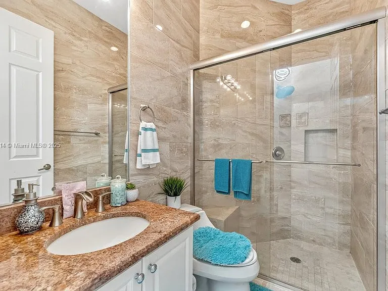 6313 Paradise Cv — Photo 18