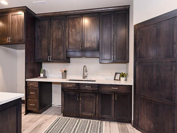 5th image of 100 W Broadway Ave Unit 305