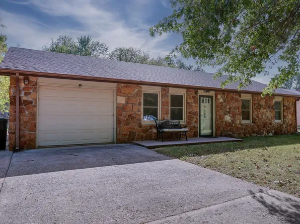 908 N 12th St, Arkansas City, KS 67005