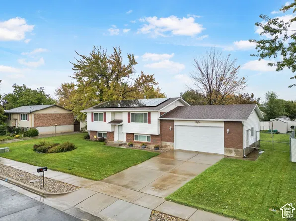 2202 N 1300 W, Clinton, UT 84015