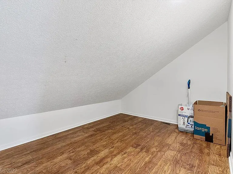 1641 York Dr NW — Photo 15