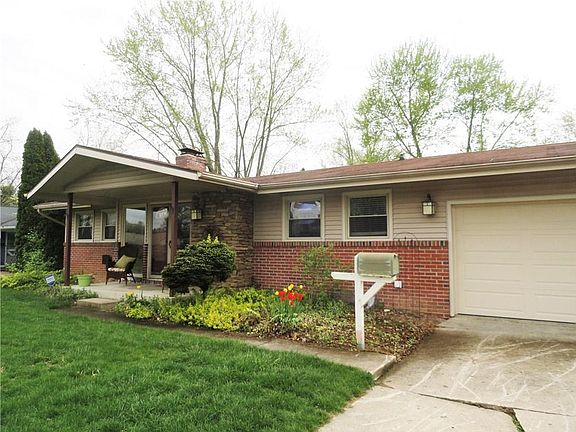 2nd image of 3201 Meadowcrest Dr