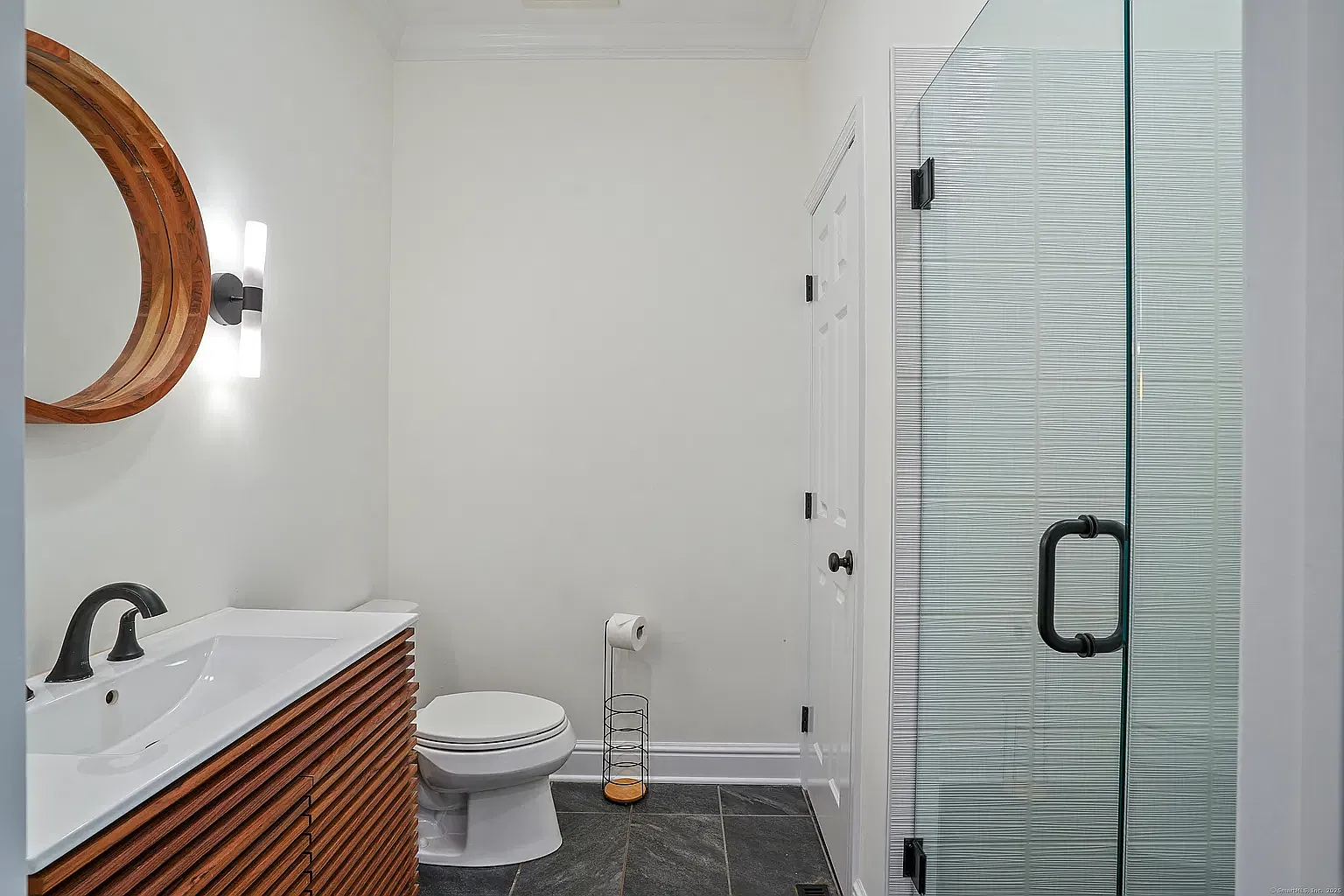 4 bed, 2550 sqft, $5,500 — Photo 2
