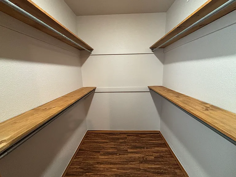 Park Plaza Apartments — Photo 18