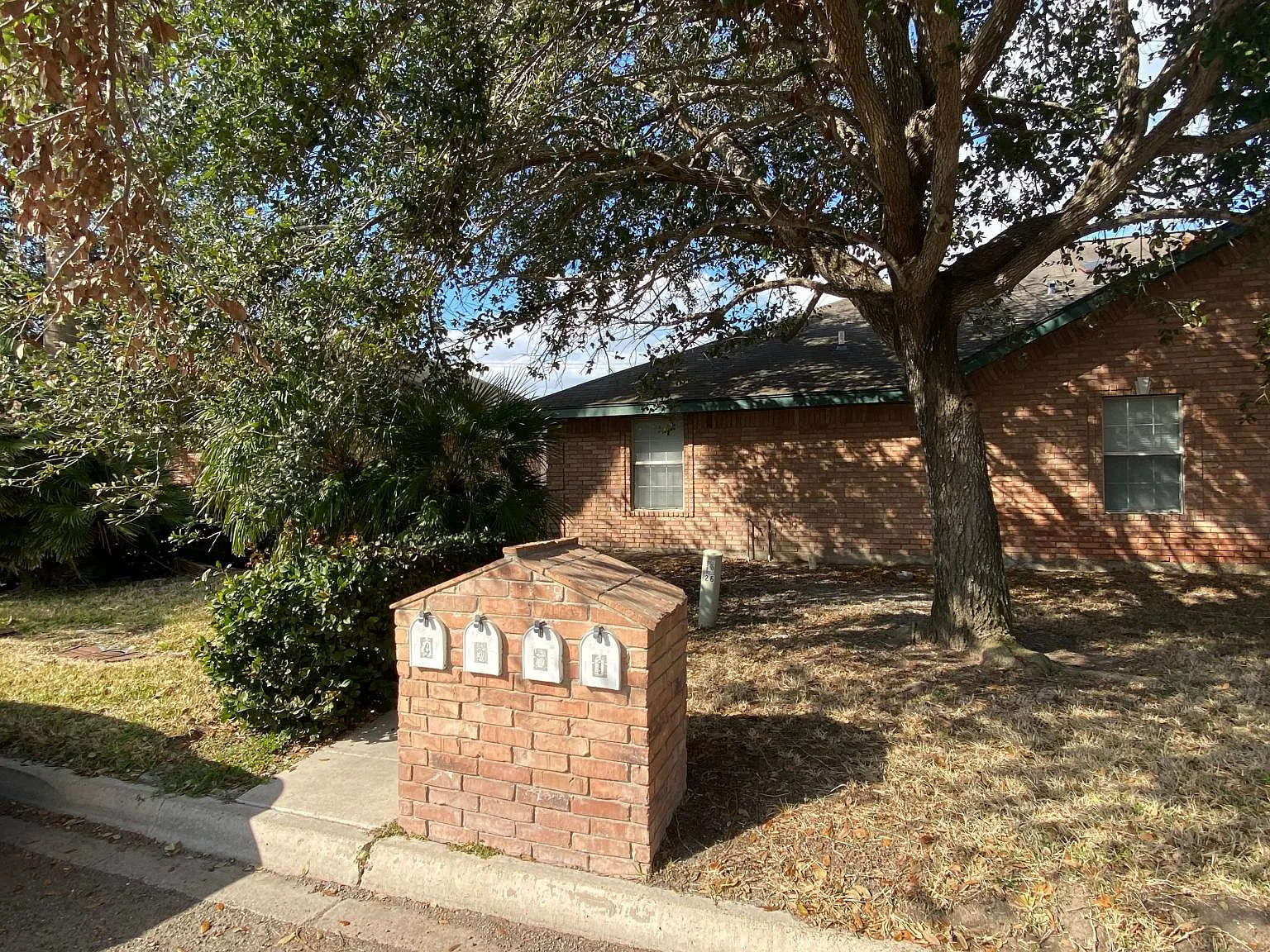 2 bed, 950 sqft, $729 — Photo 3
