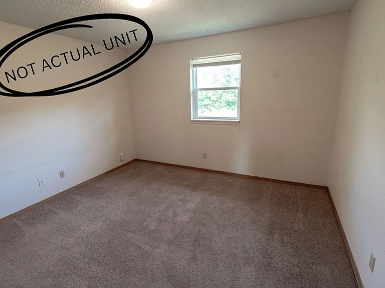 420 N East Park Ln — Photo 22
