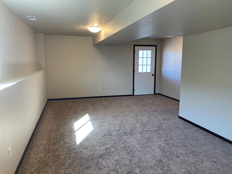 845 Diamond Ridge Blvd — Photo 8