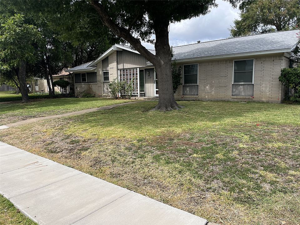 1st image of 3223 Eastbrook Dr