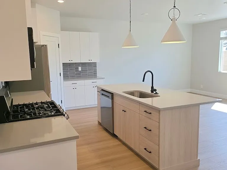 3984 E Fossil Way — Photo 8