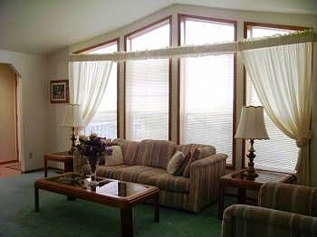 4th image of 180 Lake Dr
