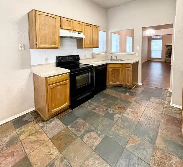 6404 Tempest Dr — Photo 13