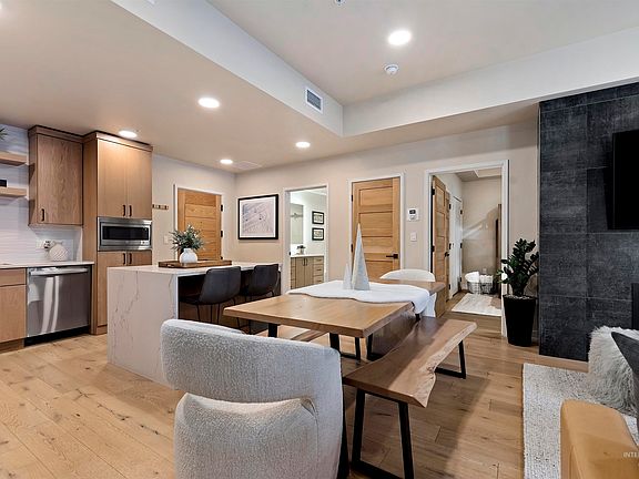 4th image of 780 Village Dr Unit 312
