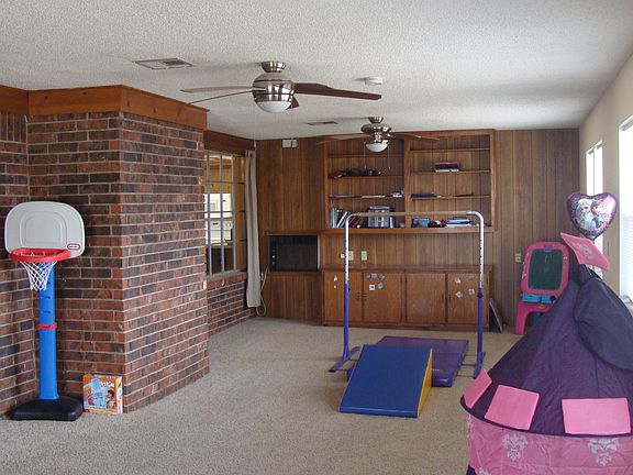 2nd large living space