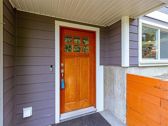 4th image of 6128 Sayward Rd