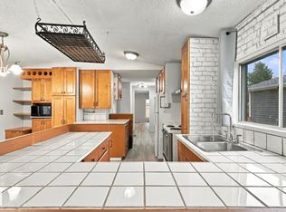 2664 Lakeview Dr NW, Edmonton, AB T5S1T7