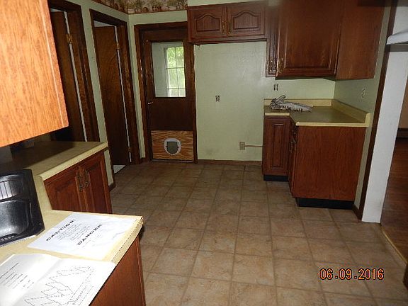 4th image of 1798 N Ausable St