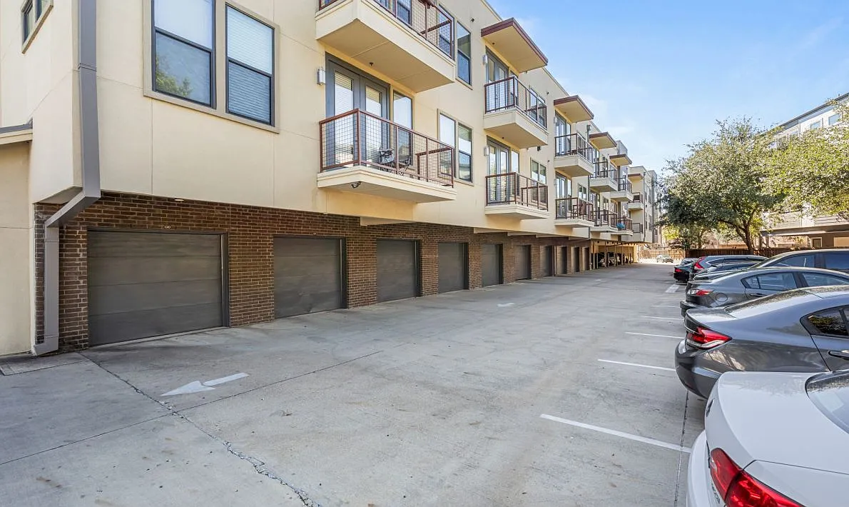 1 bed, 720 sqft, $1,750 — Photo 3