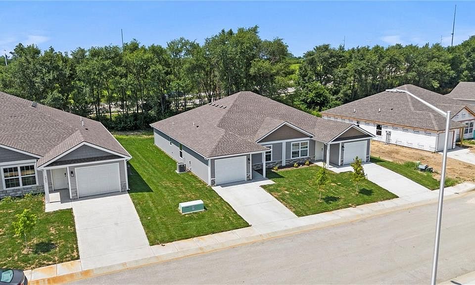9308 N Lenox St, Kansas City, MO 64154 | Zillow