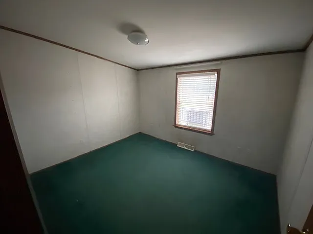 7 bed, 2930 sqft, $2,345 — Photo 4