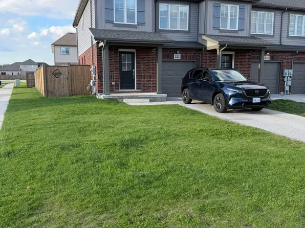 222 Heron St, Welland, ON L3C 0G7