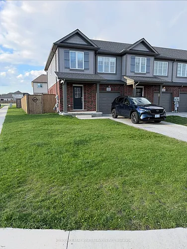 222 Heron St Photo 1
