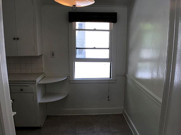 4th image of 5565 W 2nd St