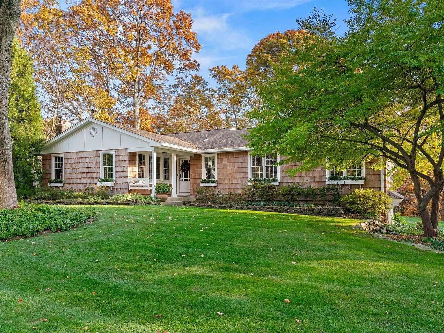 39 Twixt Hills Road, Saint James, NY 11780 | Zillow