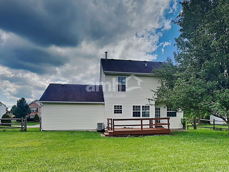 2324 Pleasant Meadow Dr — Photo 16