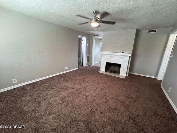 3rd image of 1304 Holly Ave