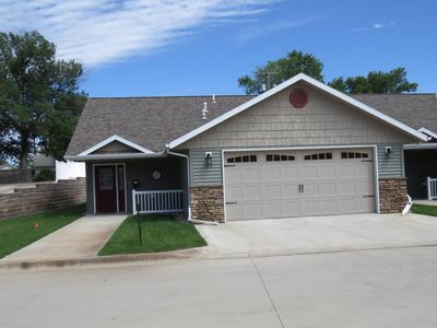 205 Lindwood Dr, Jamestown, ND, 58401