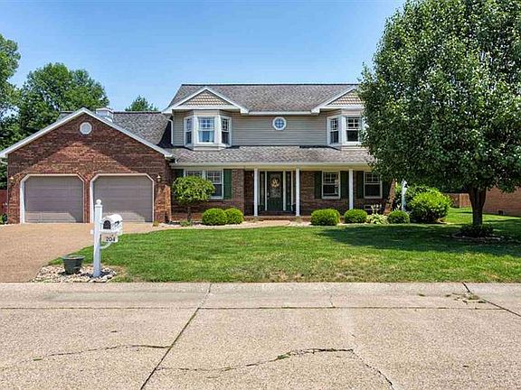 2nd image of 204 Plaza Dr