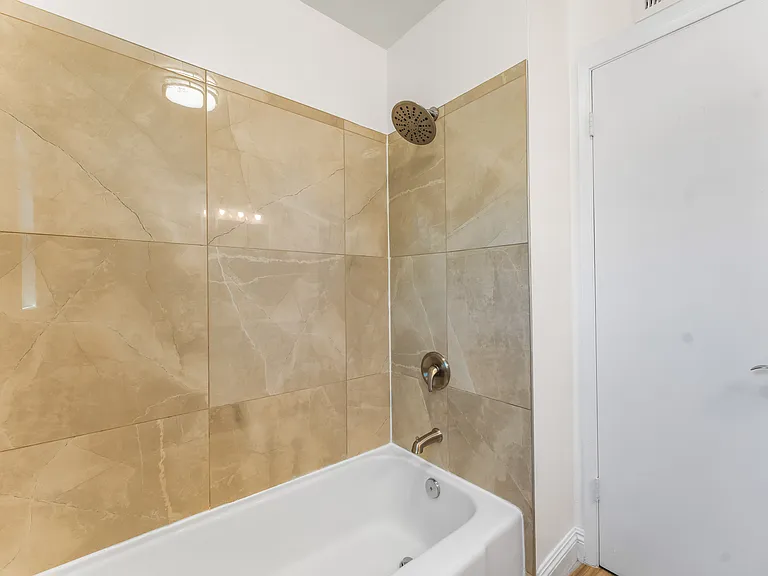 1326 W Avenue H10 — Photo 15