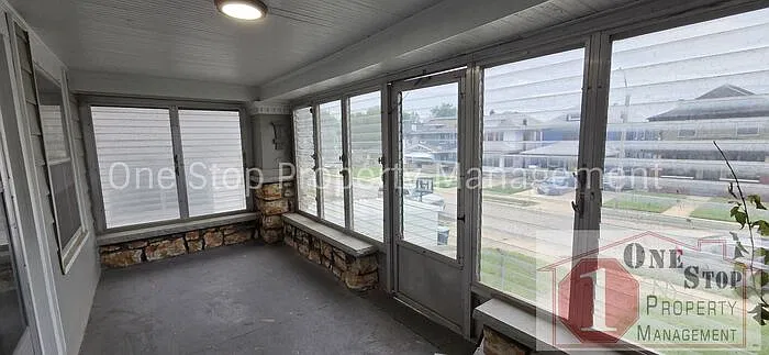 4 bed, 1.5 bath, $1,295 — Photo 4
