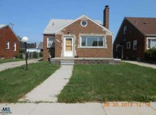 15361 Collinson Ave, Eastpointe, MI 48021