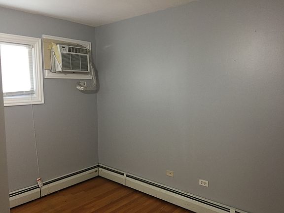 4th image of 115 Dover Dr APT 4