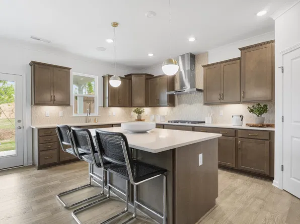 5190 Sierra Creek Dr, Hoschton, GA 30548