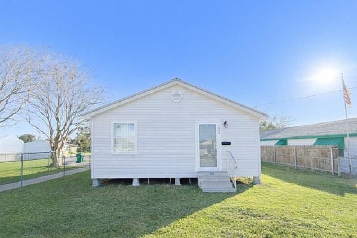 1st image of 1420 N. Third St.
