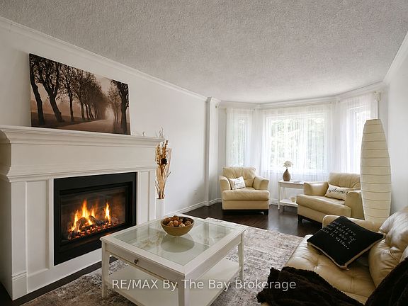 3rd image of 2 Birchmount Cir