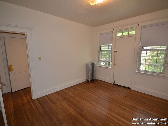 2nd image of 1632-1636 Commonwealth Ave #5R