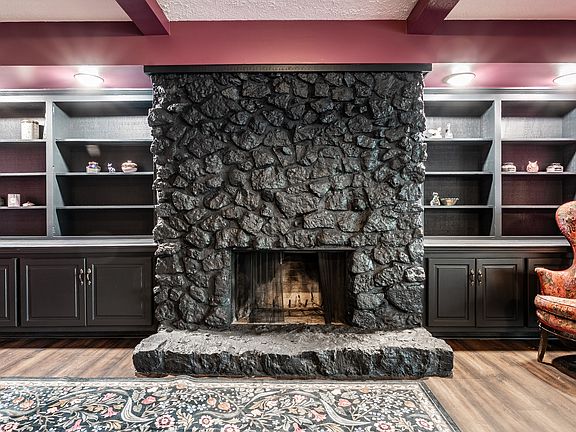 5th image of 108 Knoll Ct APT E