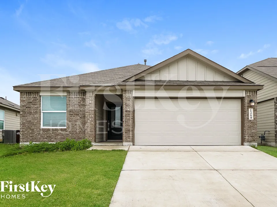 1260 Treehouse Ln