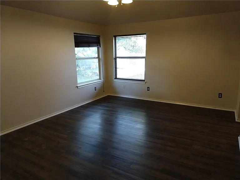 1007 Russwood Cv — Photo 8